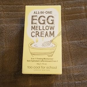 Nwt egg mellow cream from too cool for school